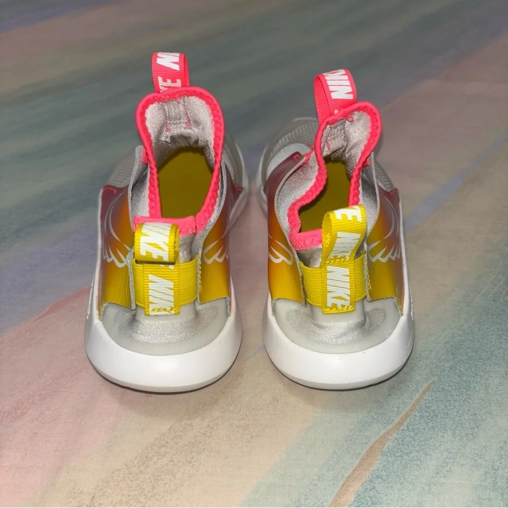Nike Flex Runner Sun White/Pink CN7483-001 Grade-School size 7Y / women’s 8.5